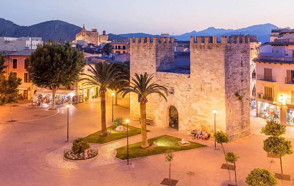 Descubriendo Alcudia con Villas de Pollensa: Su Guía Definitiva a la Majestuosa Mallorca